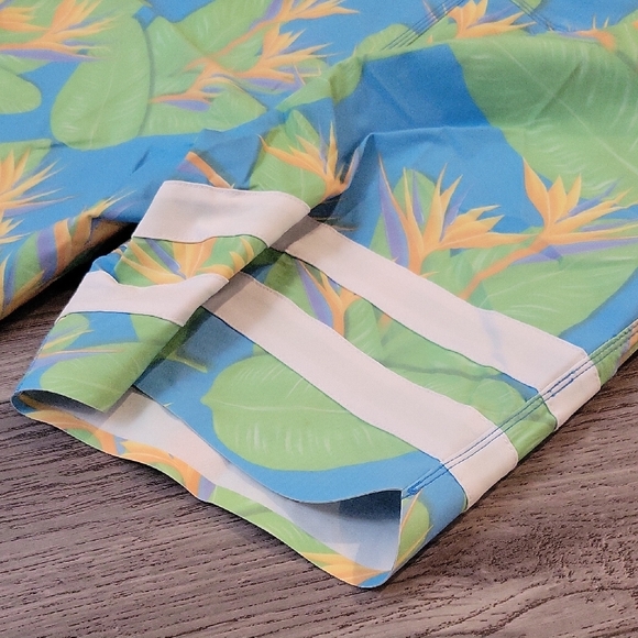 Hurley Blue and Green Floral Board Shorts - Picture 6 of 6